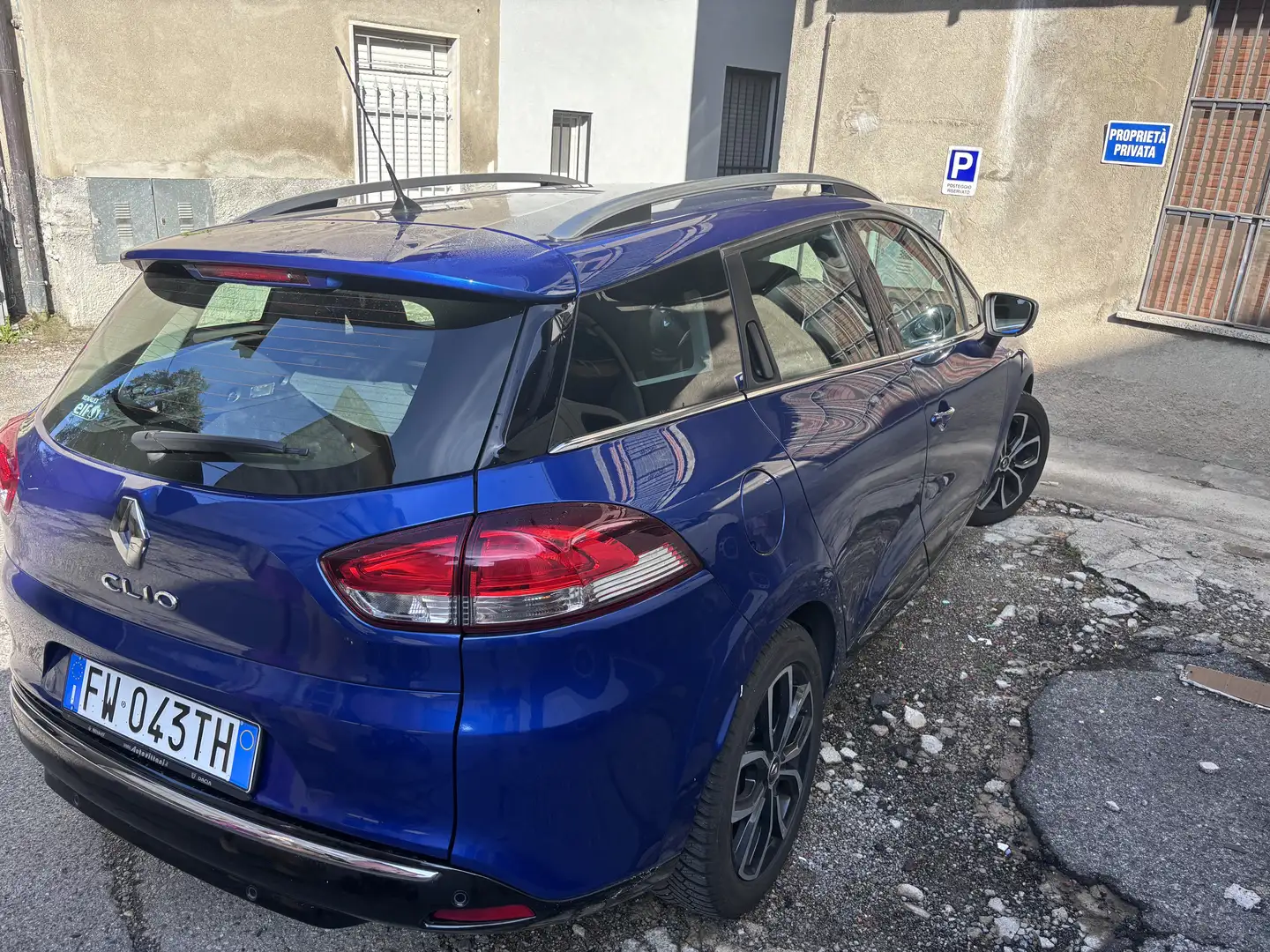 Renault Clio Sporter 1.5 dci Moschino Zen 90cv - 1
