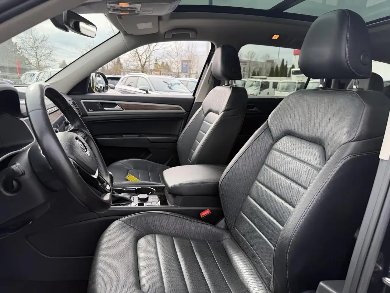 Volkswagen Atlas снимка Volkswagen Atlas