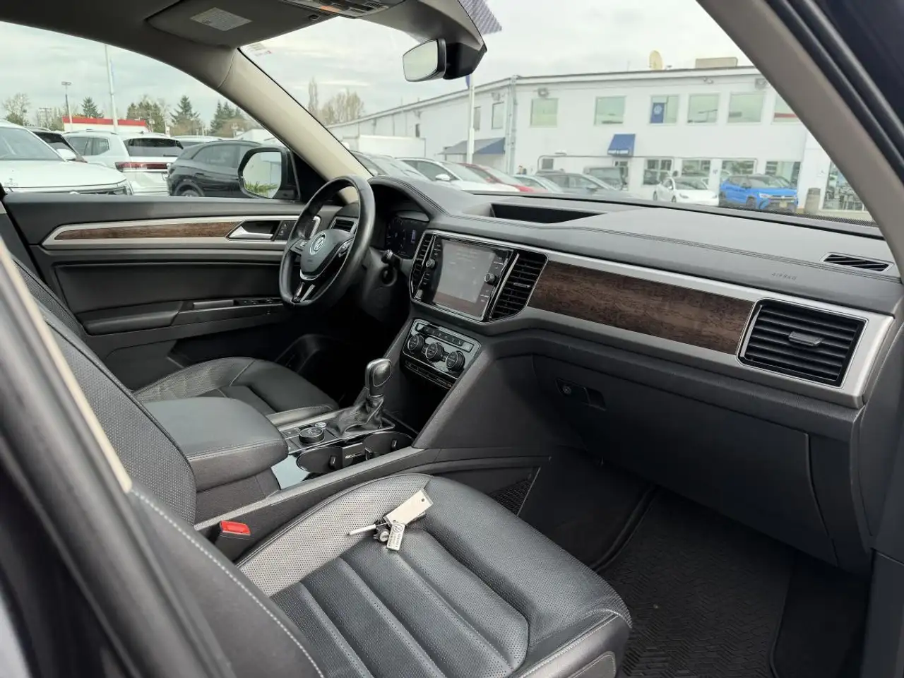 Volkswagen Atlas снимка Volkswagen Atlas