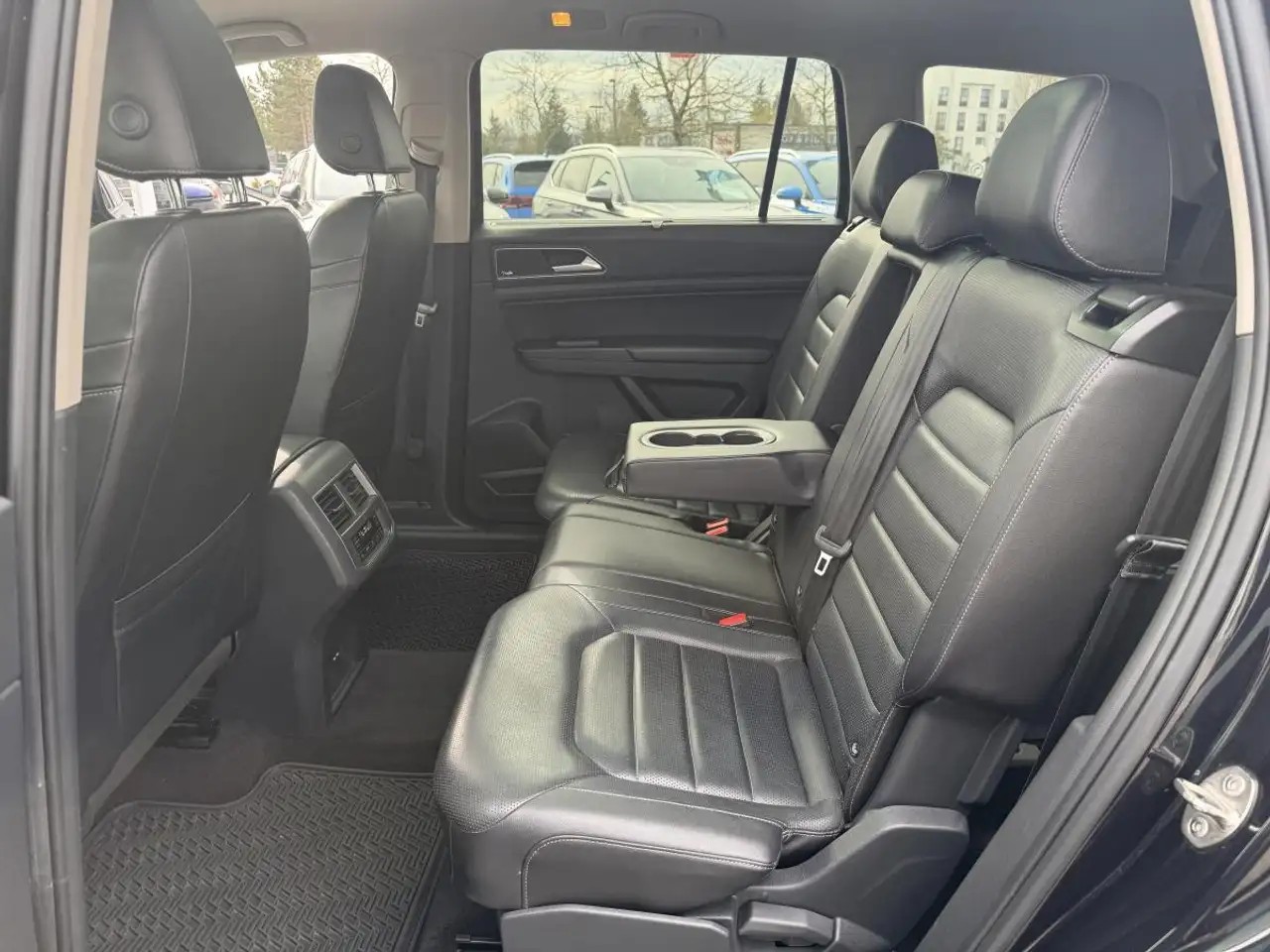 Volkswagen Atlas снимка Volkswagen Atlas