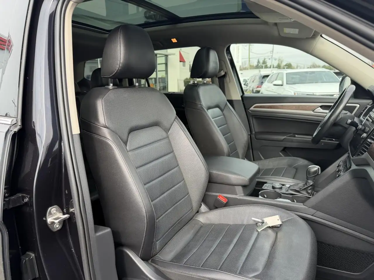 Volkswagen Atlas снимка Volkswagen Atlas