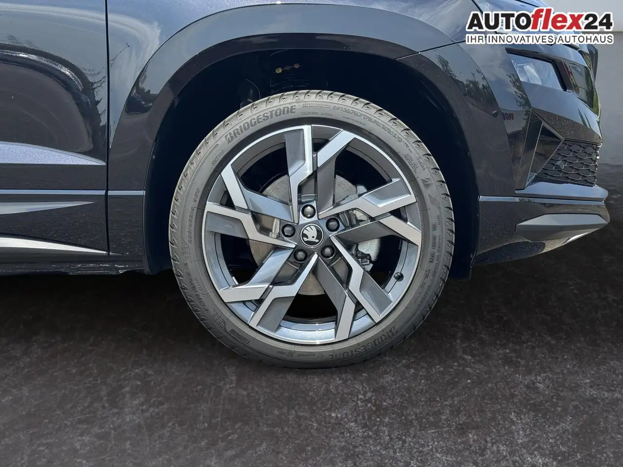 Skoda Karoq Sportline 2,0 TSI 4x4 DSG Leder 2ZKlimaautomati..., миниатюра 9