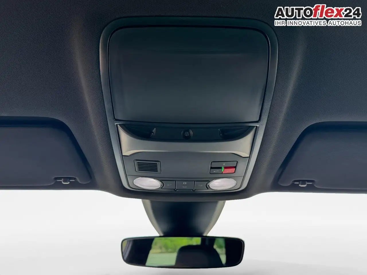 Skoda Karoq Sportline 2,0 TSI 4x4 DSG Leder 2ZKlimaautomati..., миниатюра 25