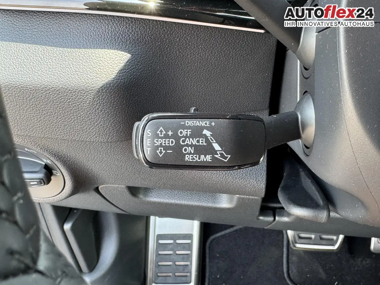 Skoda Karoq Sportline 2,0 TSI 4x4 DSG Leder 2ZKlimaautomati..., миниатюра 26
