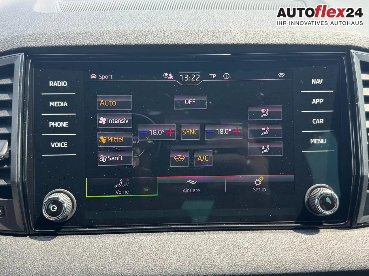 Skoda Karoq Sportline 2,0 TSI 4x4 DSG Leder 2ZKlimaautomati..., миниатюра 22