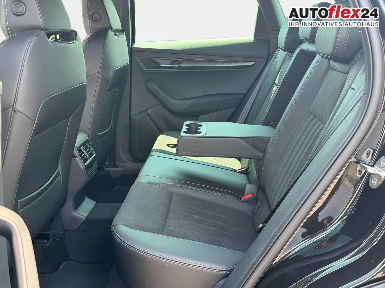 Skoda Karoq Sportline 2,0 TSI 4x4 DSG Leder 2ZKlimaautomati..., миниатюра 30