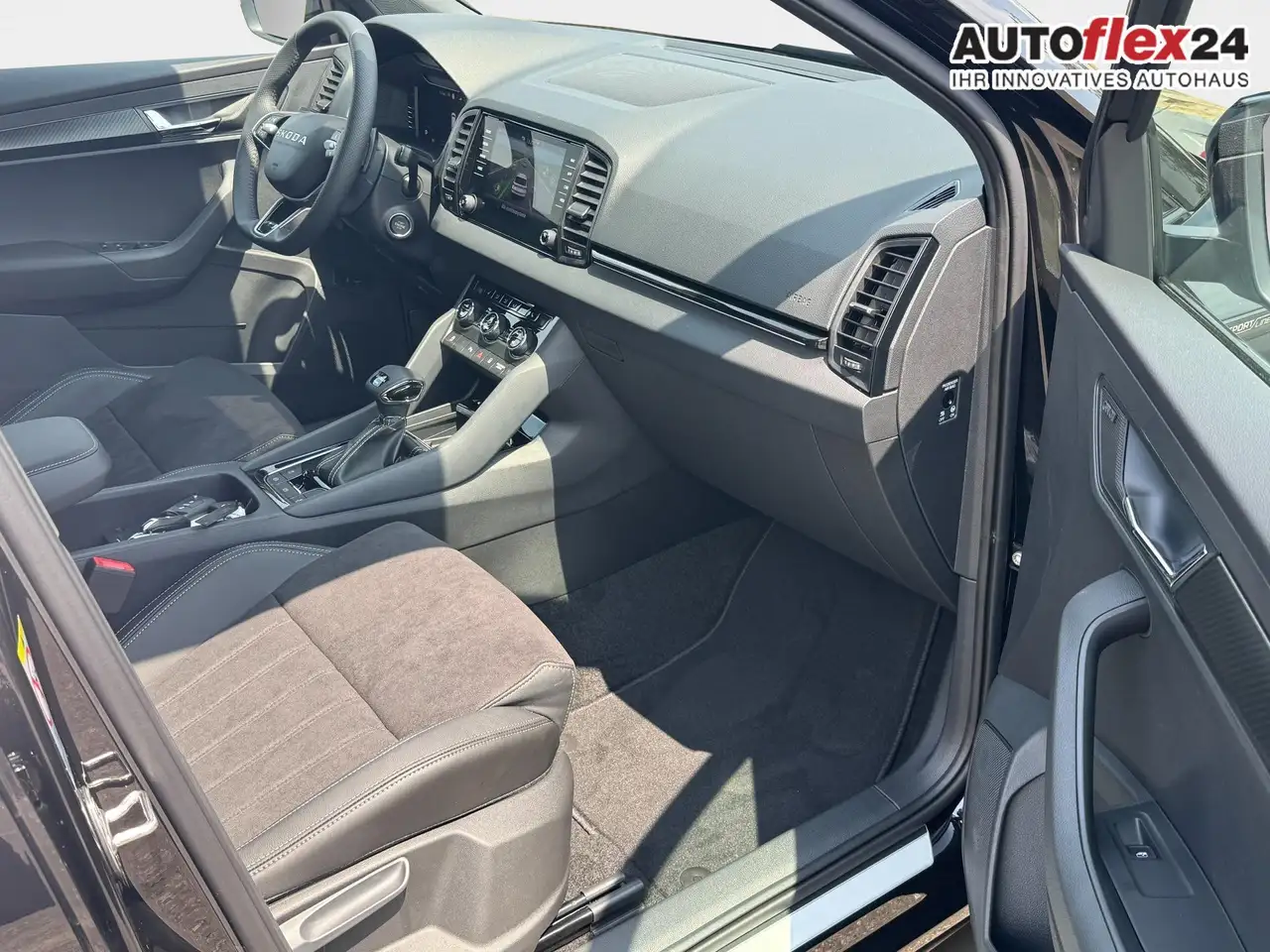 Skoda Karoq Sportline 2,0 TSI 4x4 DSG Leder 2ZKlimaautomati..., миниатюра 10