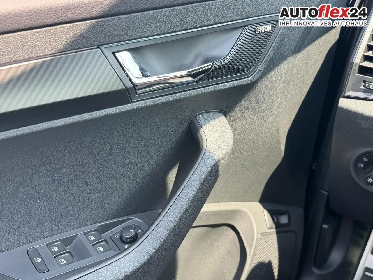 Skoda Karoq Sportline 2,0 TSI 4x4 DSG Leder 2ZKlimaautomati..., миниатюра 28