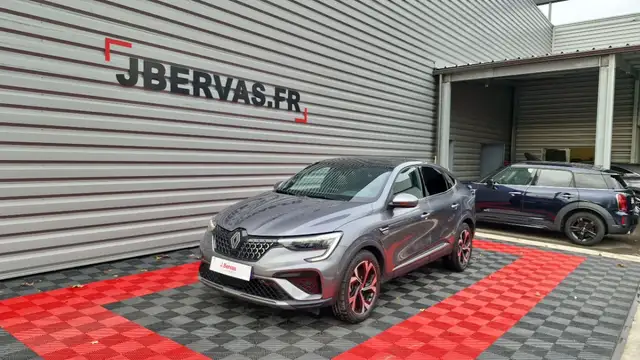 Renault Arkana E-TECH 145 - 23 TECHNO