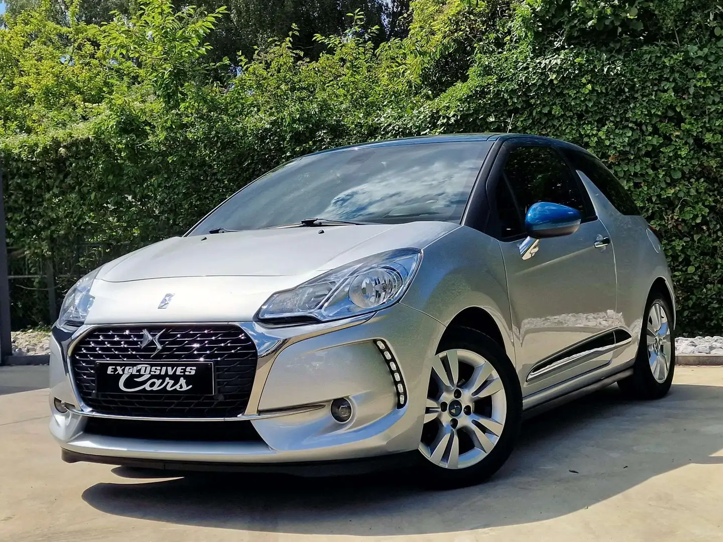 DS Automobiles DS 3 1.6 HDI 100 CV So Chic  59000 KM  GPS CLIM REG Grijs - 1