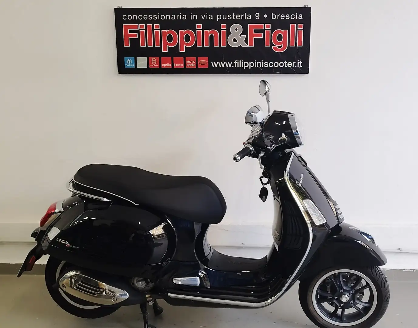 Vespa GTS Super 300 hpe Nero - 1