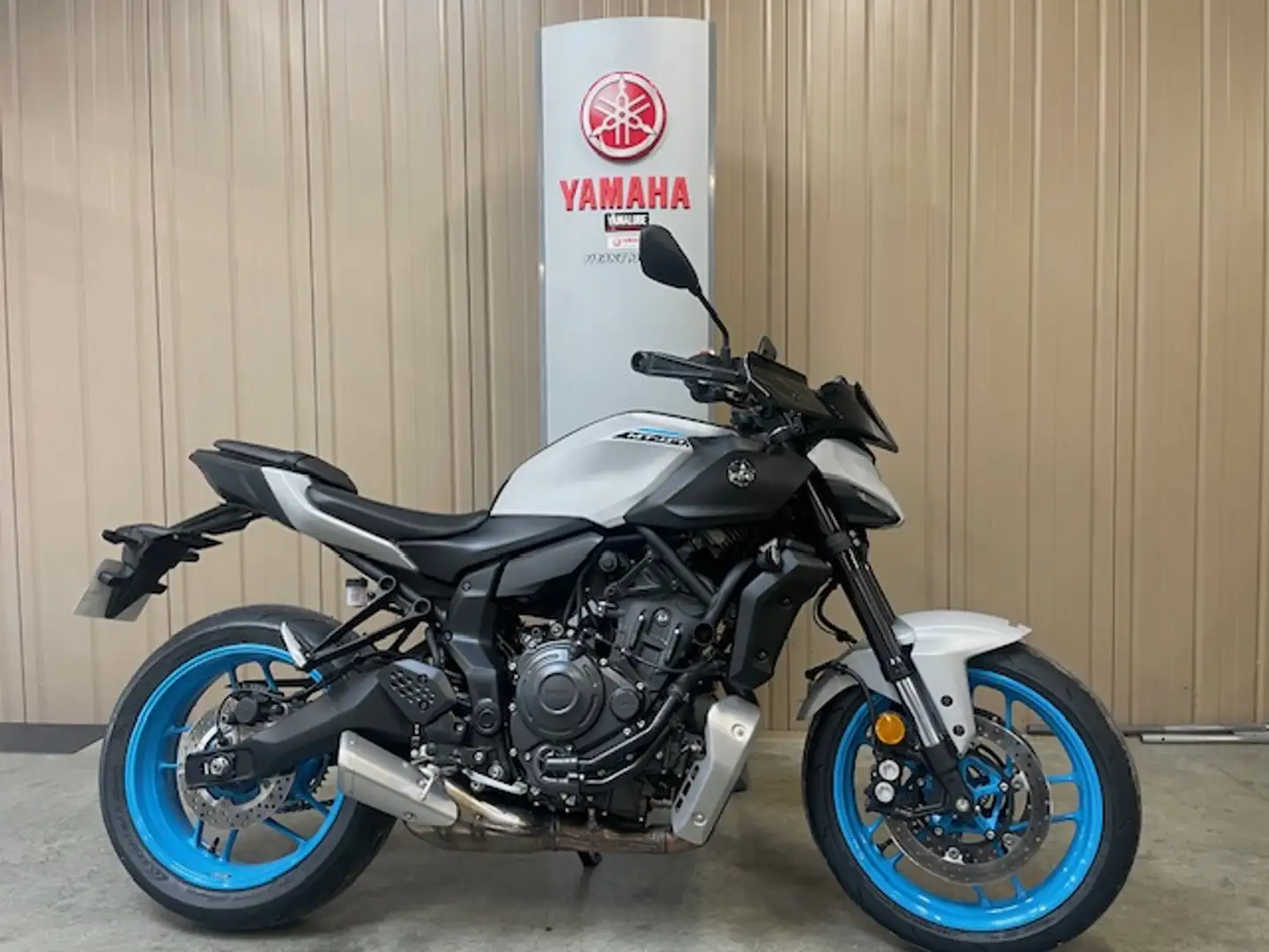 Yamaha MT-07 Gris - 2