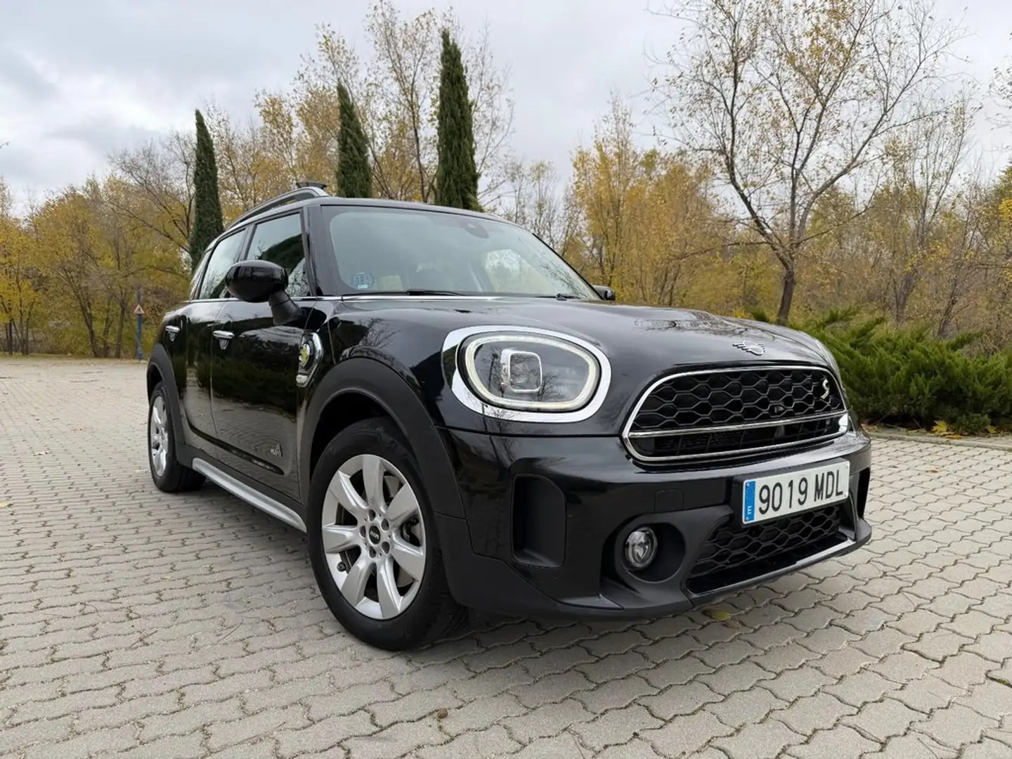 MINI Cooper SE ALL4 Negro - 2