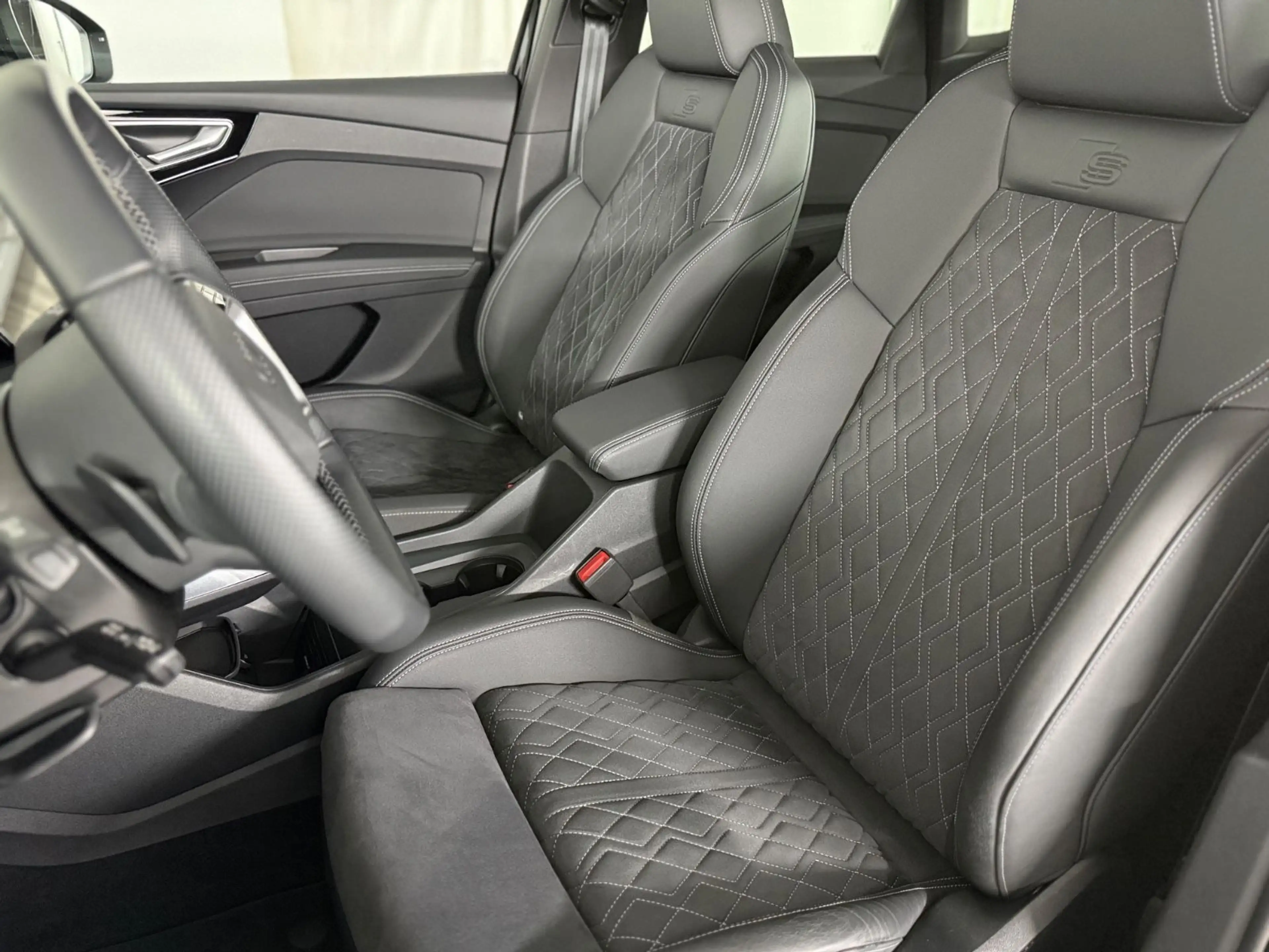 Audi Q4 e-tron Q4 55 Sportback S-Line Wärmepumpe Sonos AHK MMI — photo 8