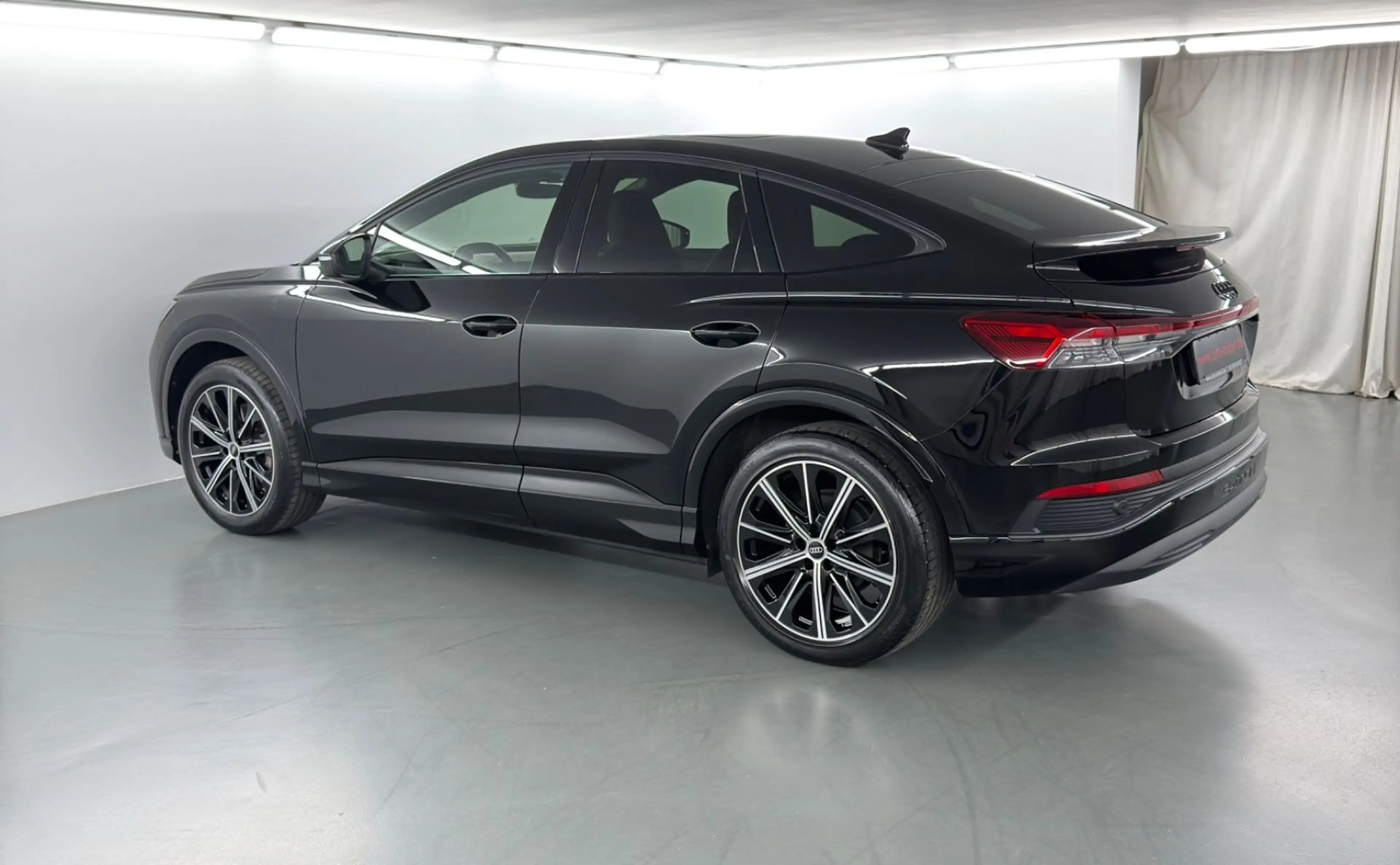 Audi Q4 e-tron Q4 55 Sportback S-Line Wärmepumpe Sonos AHK MMI — photo 4