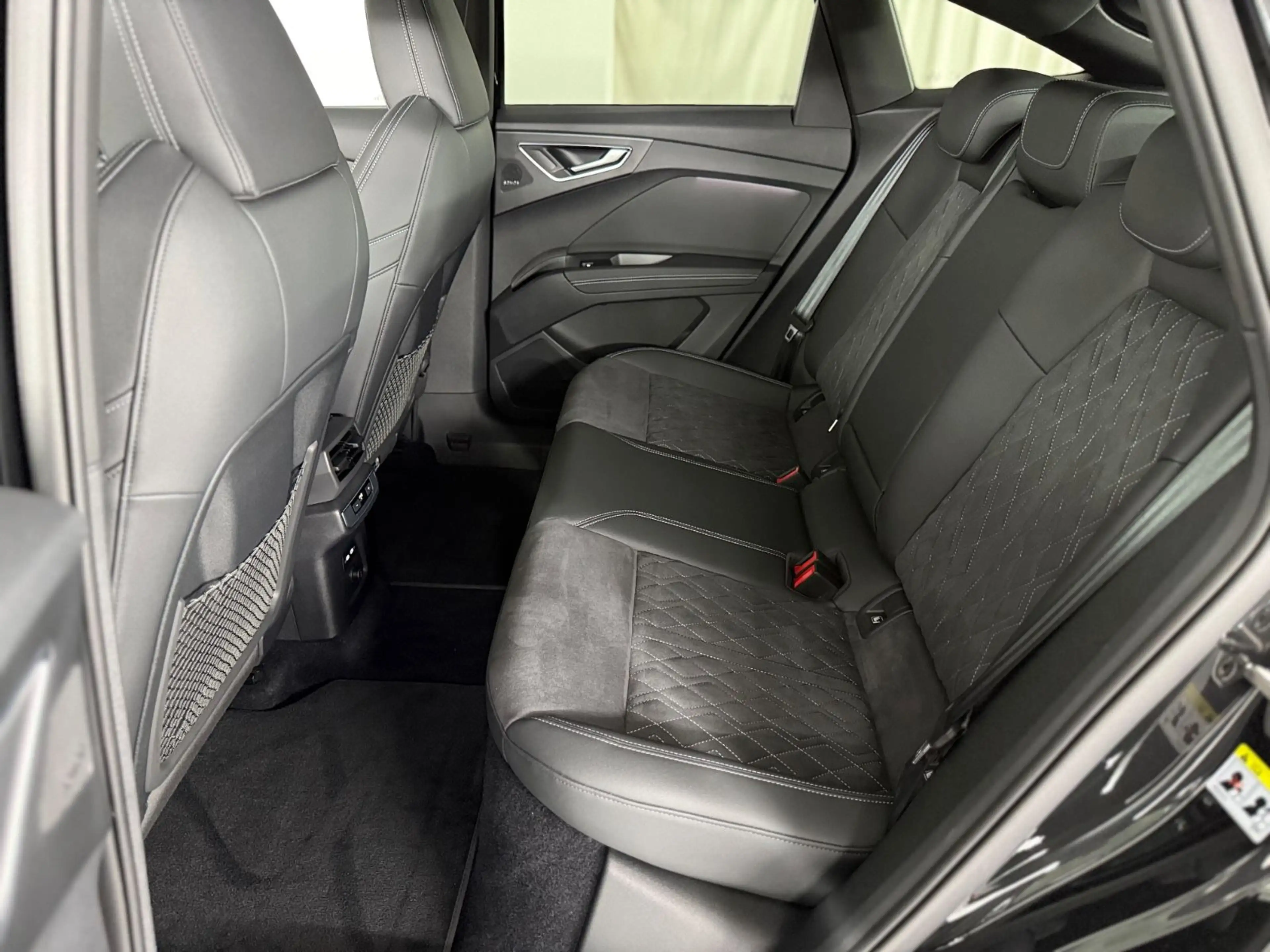 Audi Q4 e-tron Q4 55 Sportback S-Line Wärmepumpe Sonos AHK MMI — photo 11