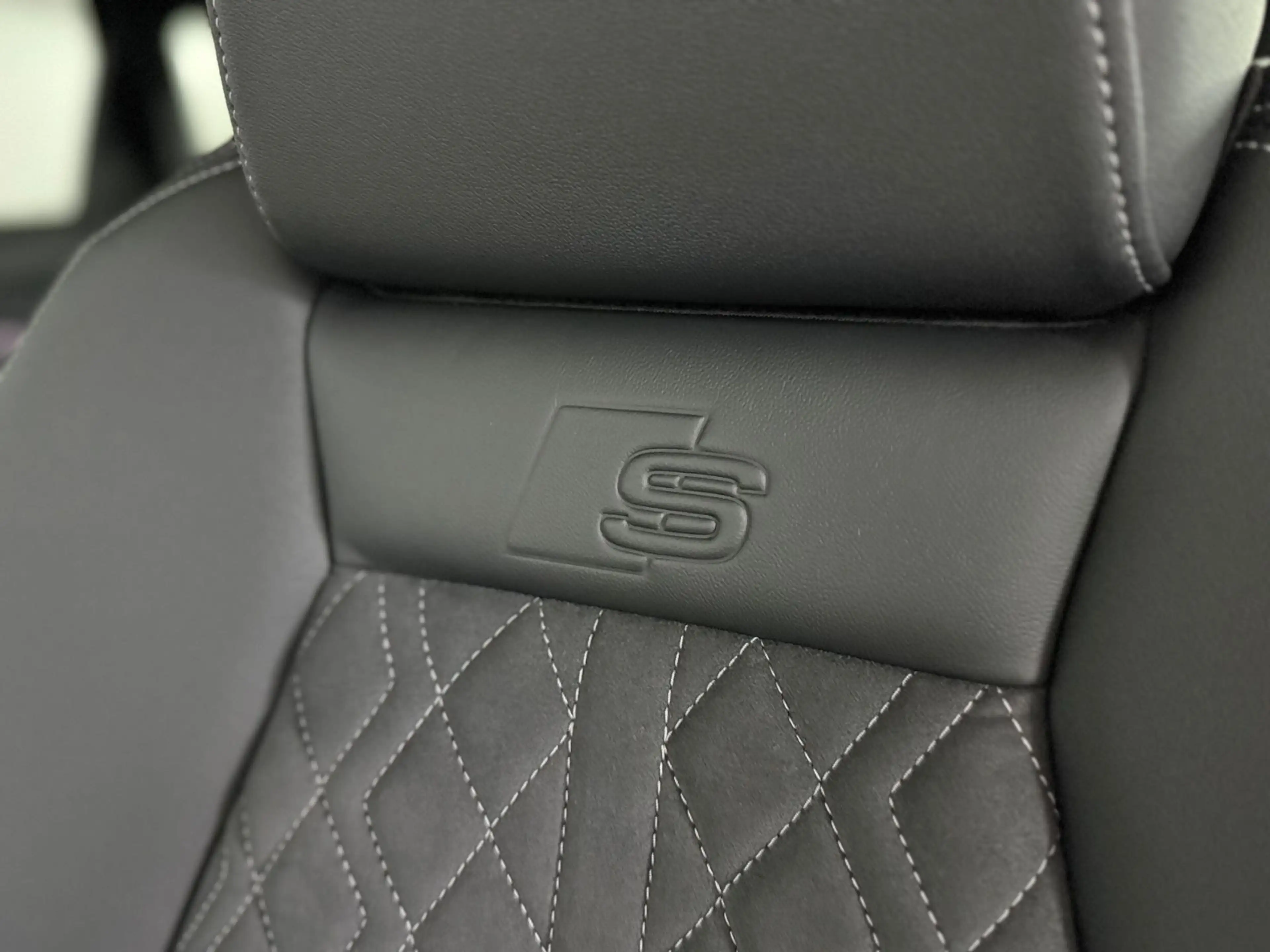 Audi Q4 e-tron Q4 55 Sportback S-Line Wärmepumpe Sonos AHK MMI — photo 13