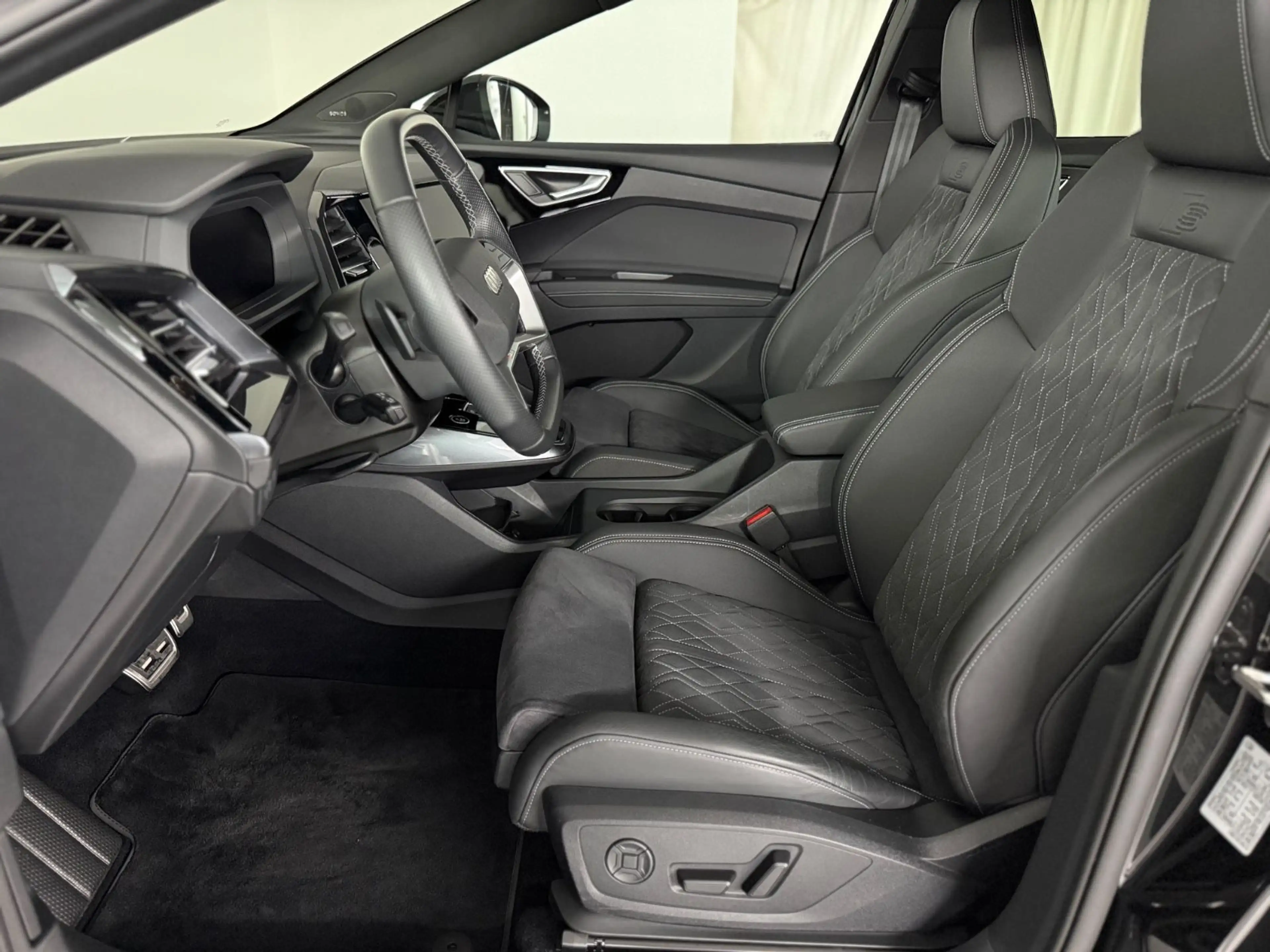 Audi Q4 e-tron Q4 55 Sportback S-Line Wärmepumpe Sonos AHK MMI — photo 9