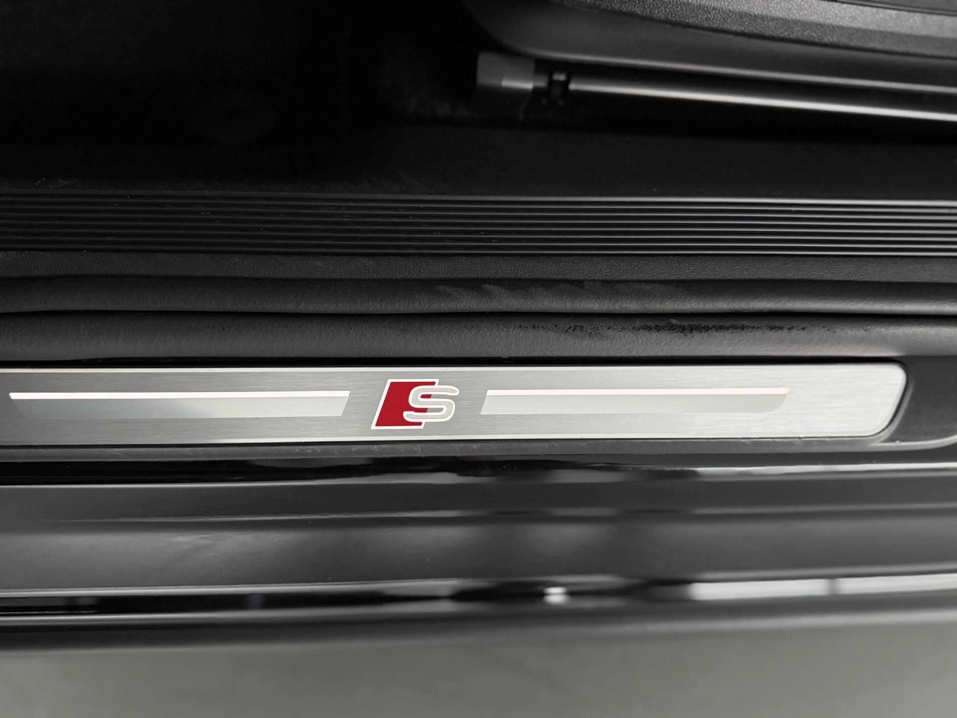 Audi Q4 e-tron Q4 55 Sportback S-Line Wärmepumpe Sonos AHK MMI — photo 14