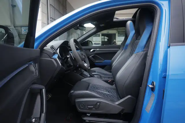 Audi RS Q3 view 19