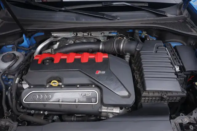 Audi RS Q3 view 21