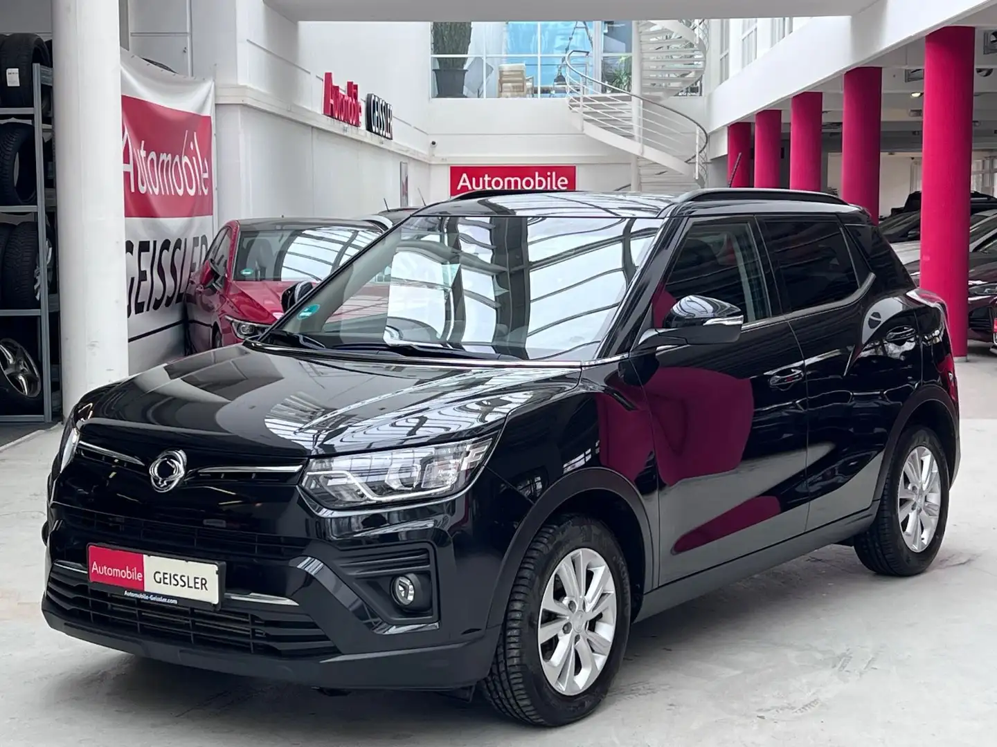 SsangYong Tivoli Quartz 4x2  Sitzhz+Kamera+DAB+CarPlay Black - 1