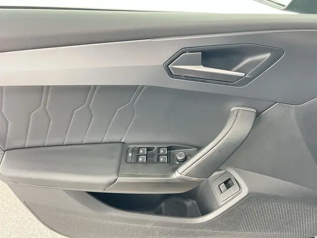 Cupra Leon view 10