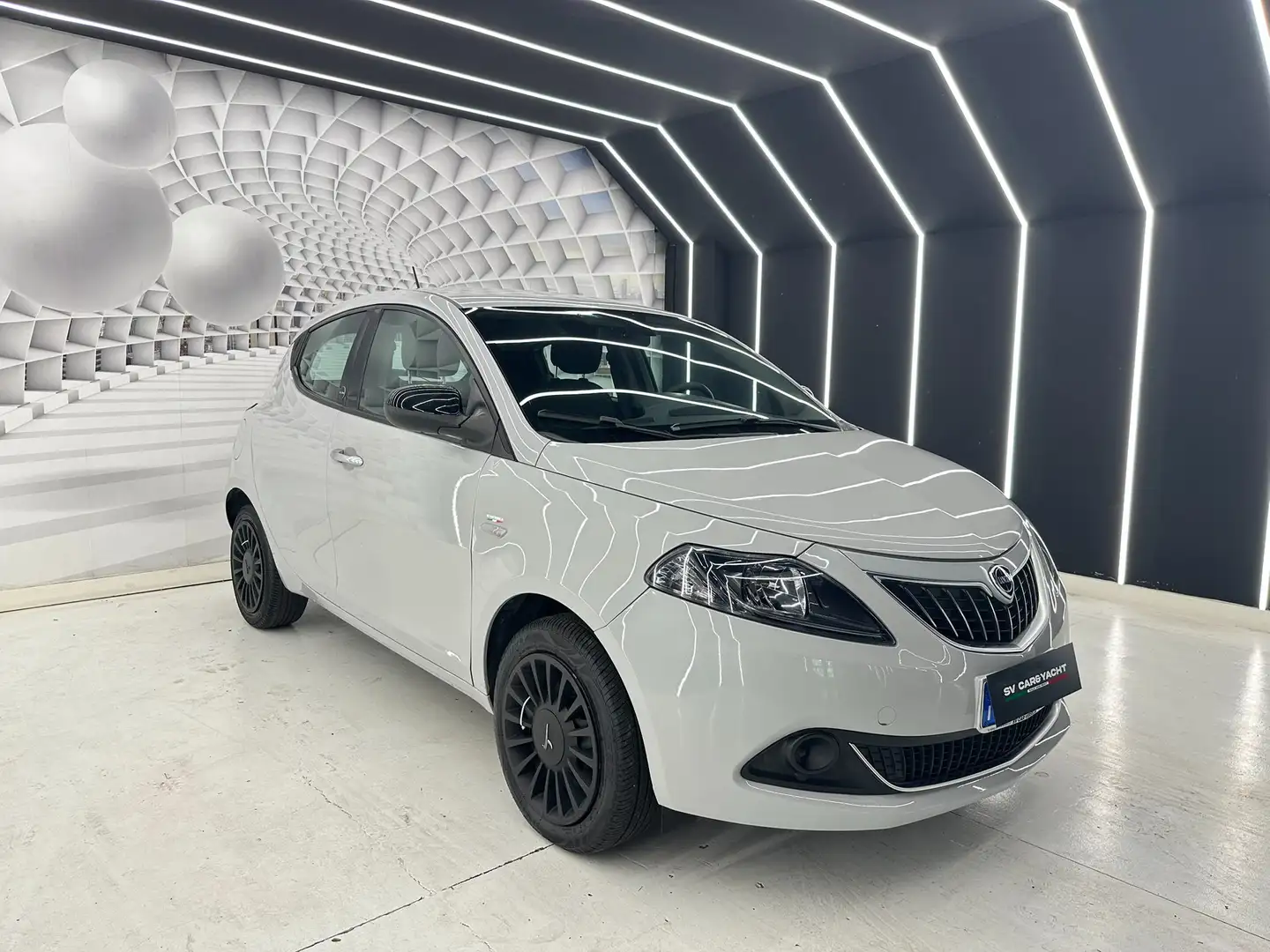 Lancia Ypsilon 1.0 69cv hybrid-NEOPATENTATI-KM CERTIFICATI-PERMUT - 2