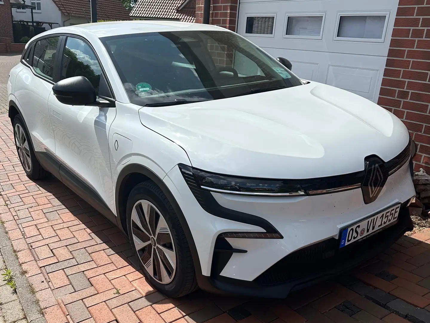 Renault Megane E-Tech Tech Paket Equilibre EV60 220hp optimum charg 5dr Weiß - 1
