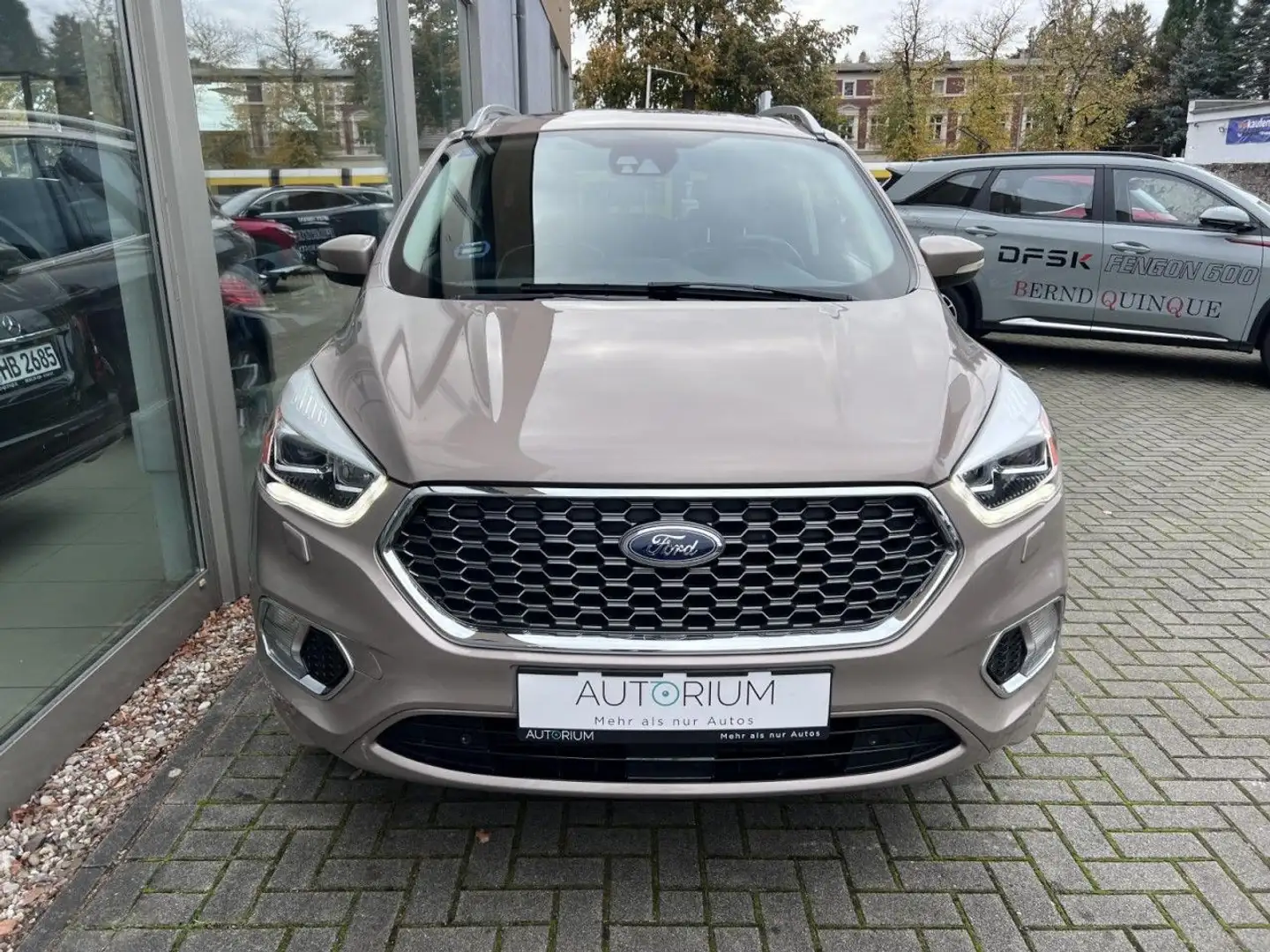 Ford Kuga Vignale 4x4 AUT LED PAN NAV AHK SZHZG 1HAND - 2