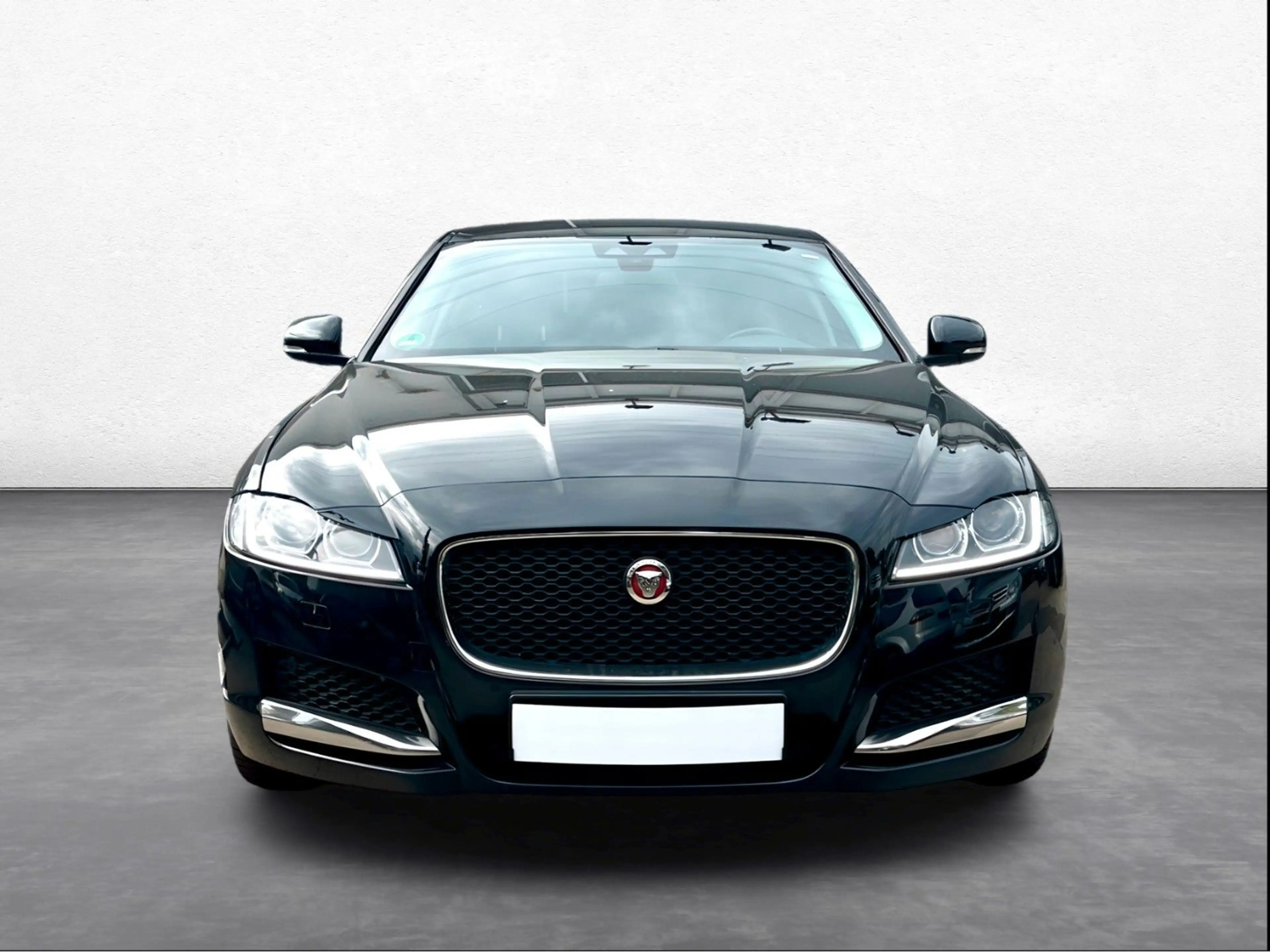 Jaguar XF 30d Prestige Bi-Xenon Rückfahrkamera — photo 8