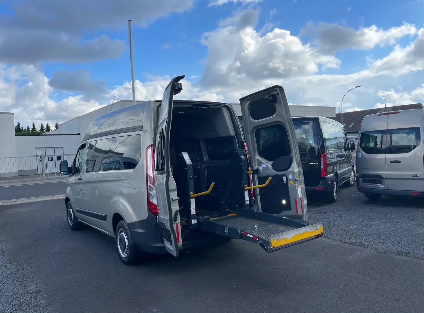 Ford Transit Custom L1 H2 Behindertengerecht KLIMA Hochdach Beige - 1