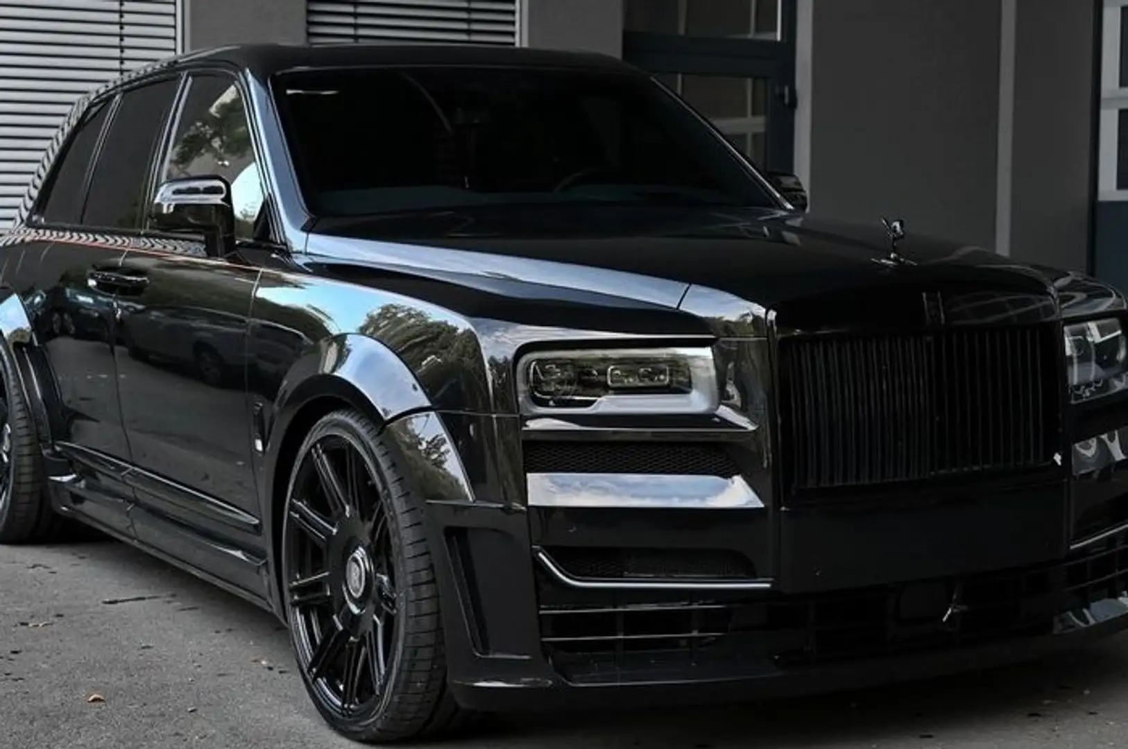 Rolls-Royce Cullinan Fekete - 2