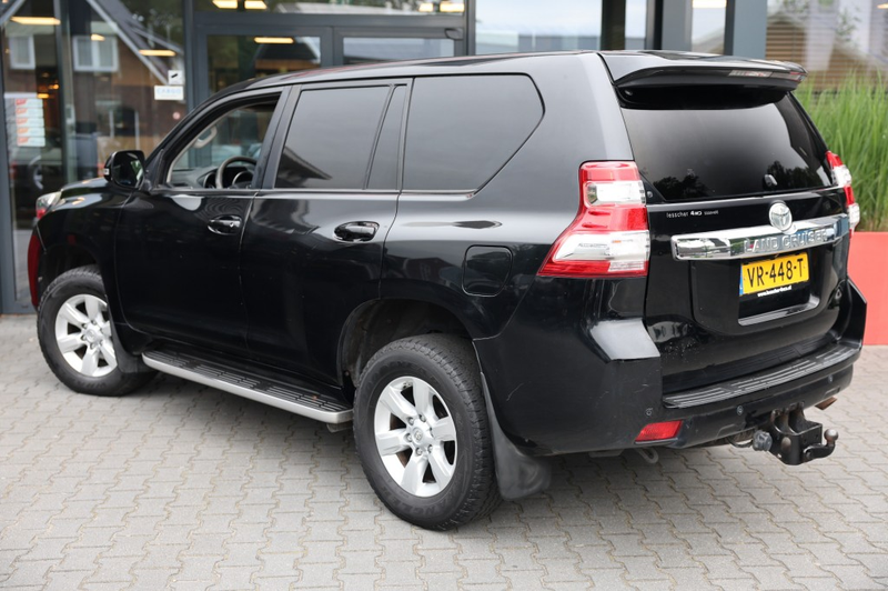 Toyota Land Cruiser 2.8 D-4D 5DRS CHALLENGER A/T VAN — photo 4