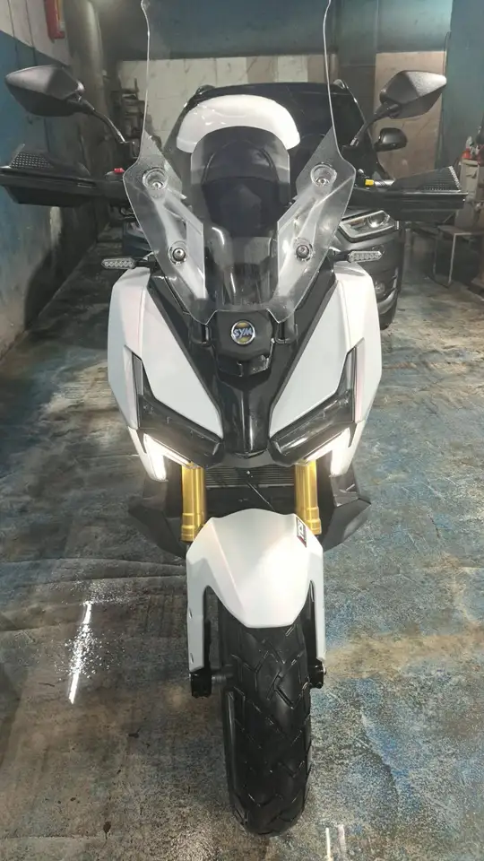 Sym ADX 400
