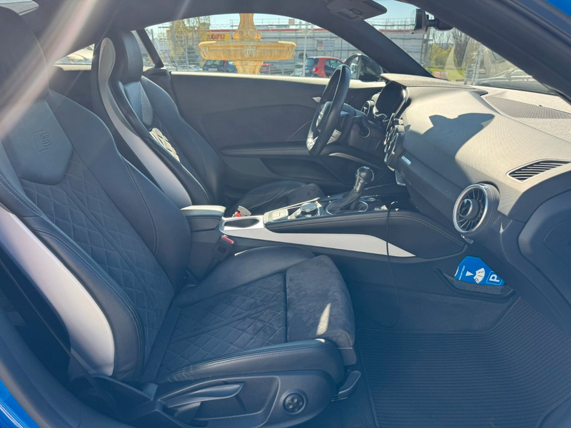 Audi TT Coupe 2.0 TFSI quattro S line Competition — photo 12