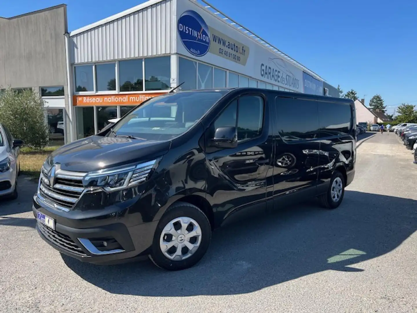 Renault Trafic 2.0 Blue dCi - 150 - EDC Advance L2H1 + Attelage + Noir - 1