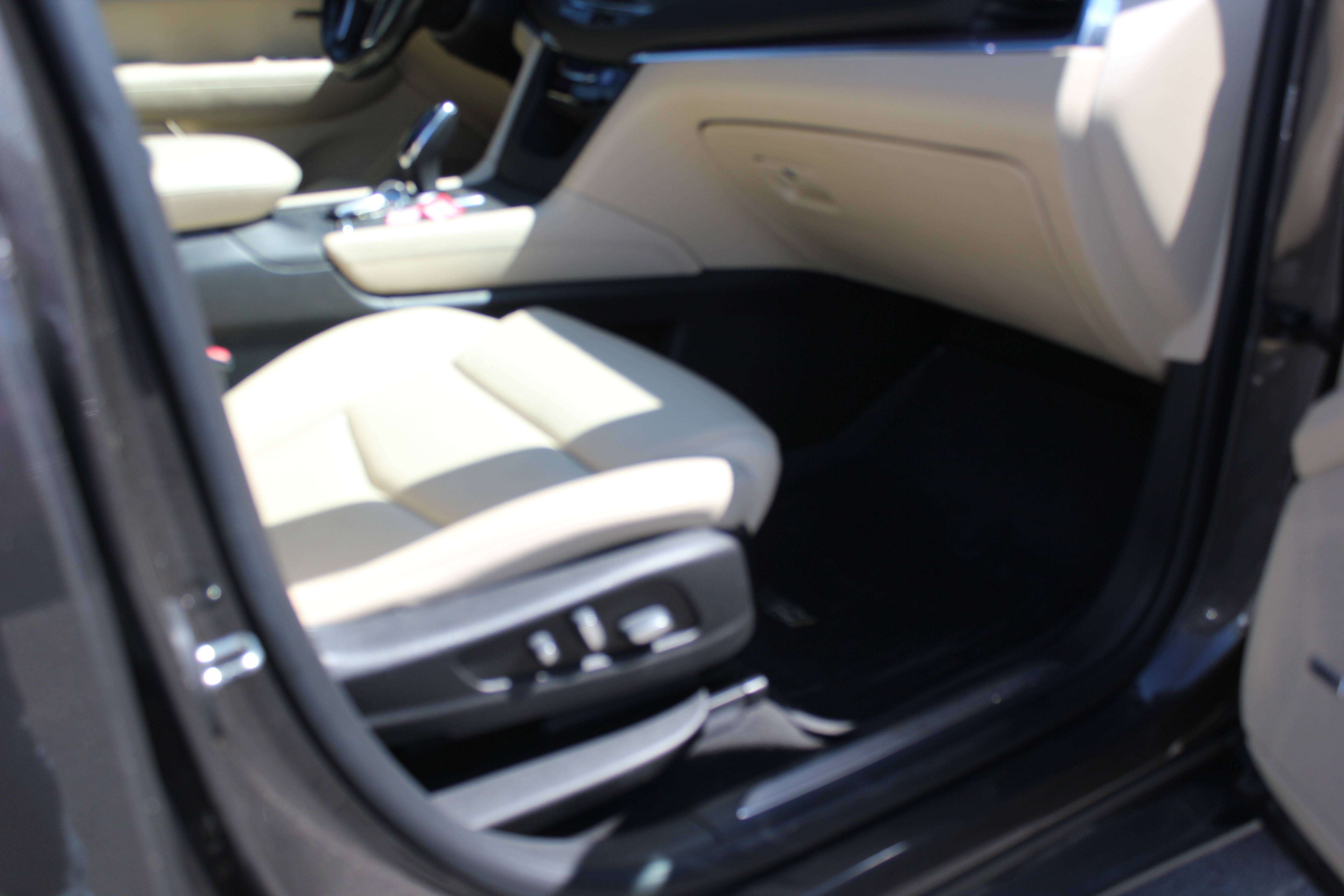 2019 Cadillac XT5 Luxury AWD - Image 14