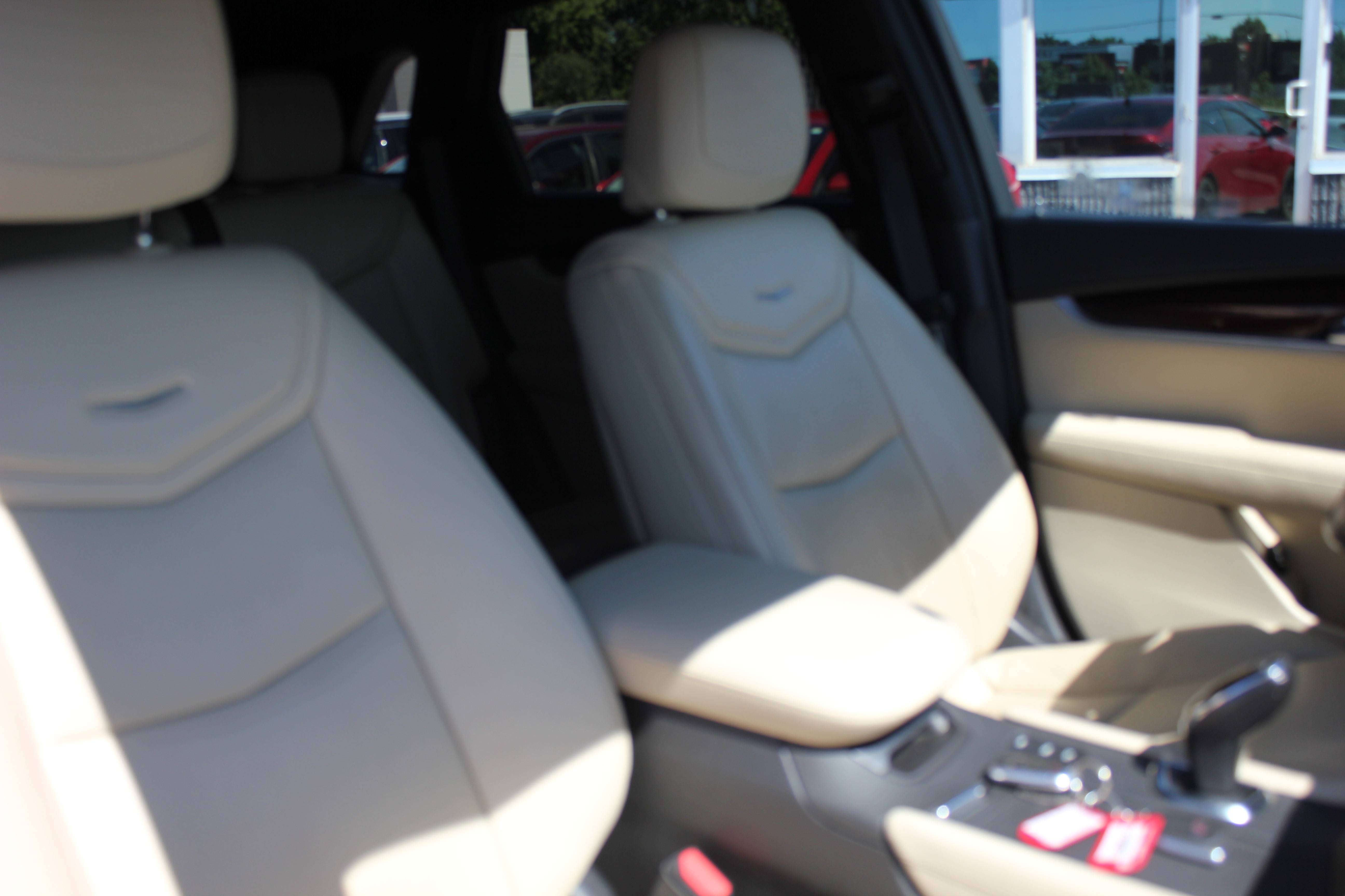 2019 Cadillac XT5 Luxury AWD - Image 13