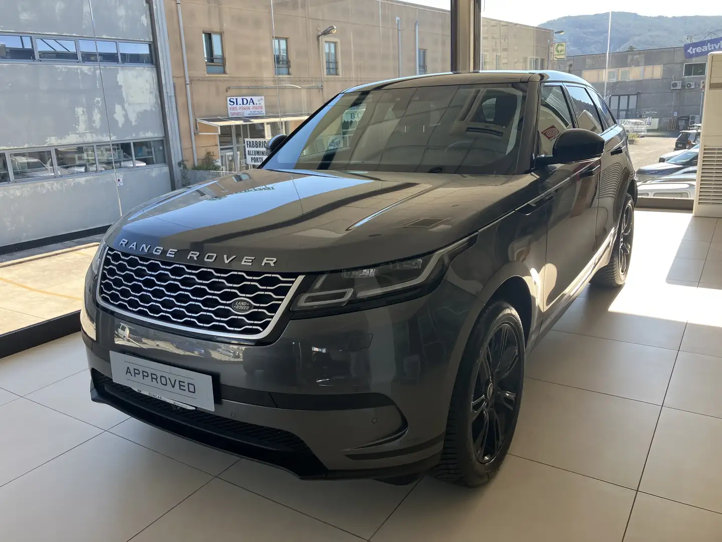 Land Rover Range Rover Velar 2.0 td4 S 180cv auto rRATA da 250*€ mese - 2