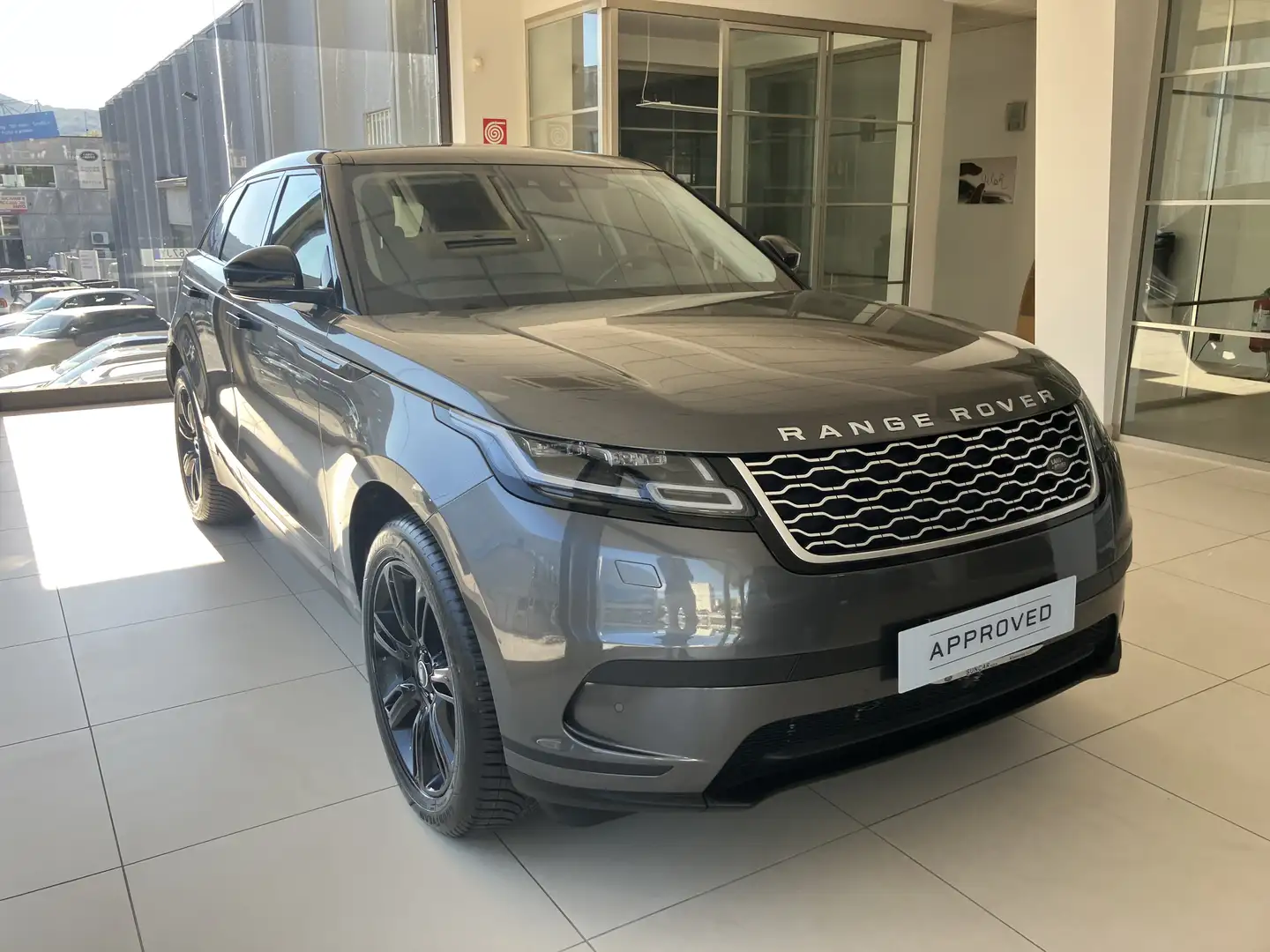 Land Rover Range Rover Velar 2.0 td4 S 180cv auto rRATA da 250*€ mese - 1