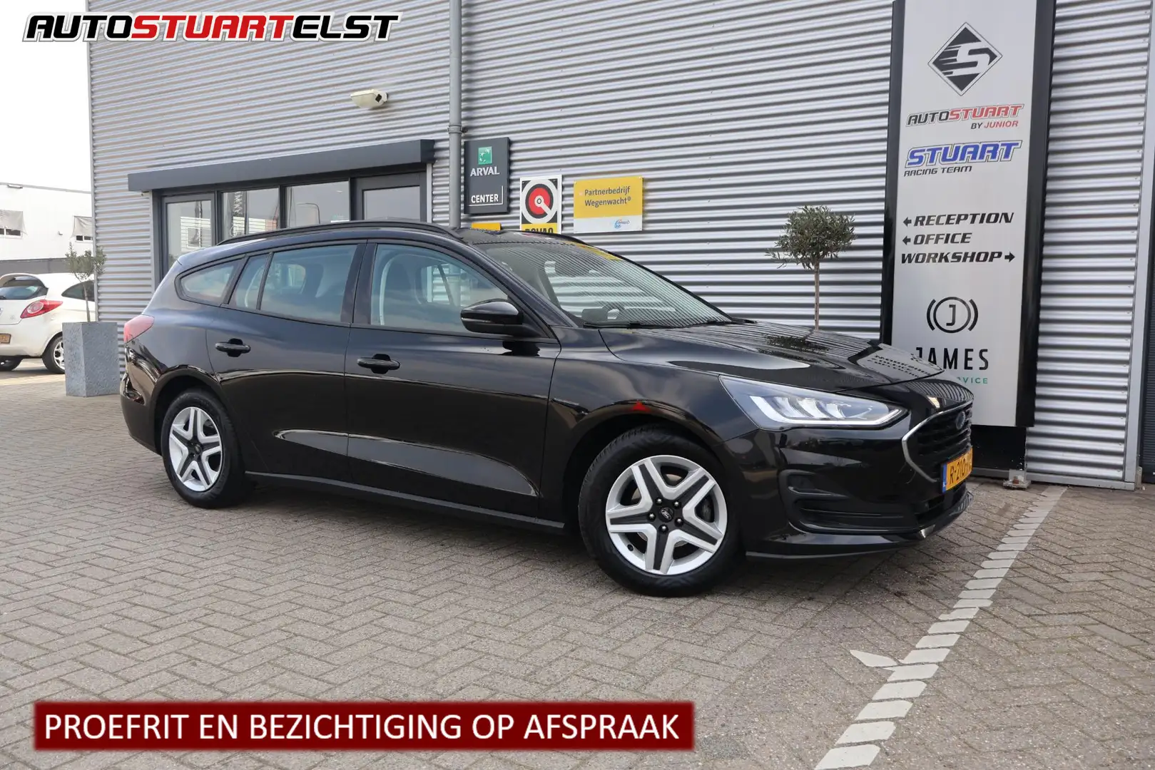 Ford Focus Wagon 1.0 EcoBoost Connected Carplay | Ad Cruise | Zwart - 1
