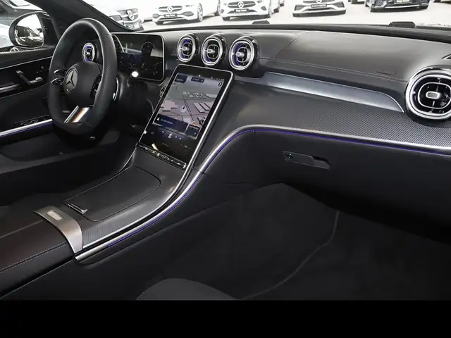 Mercedes-Benz C-Class view 8
