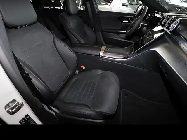 Mercedes-Benz C-Class view 4