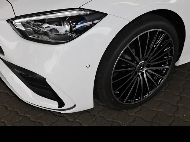 Mercedes-Benz C-Class view 3