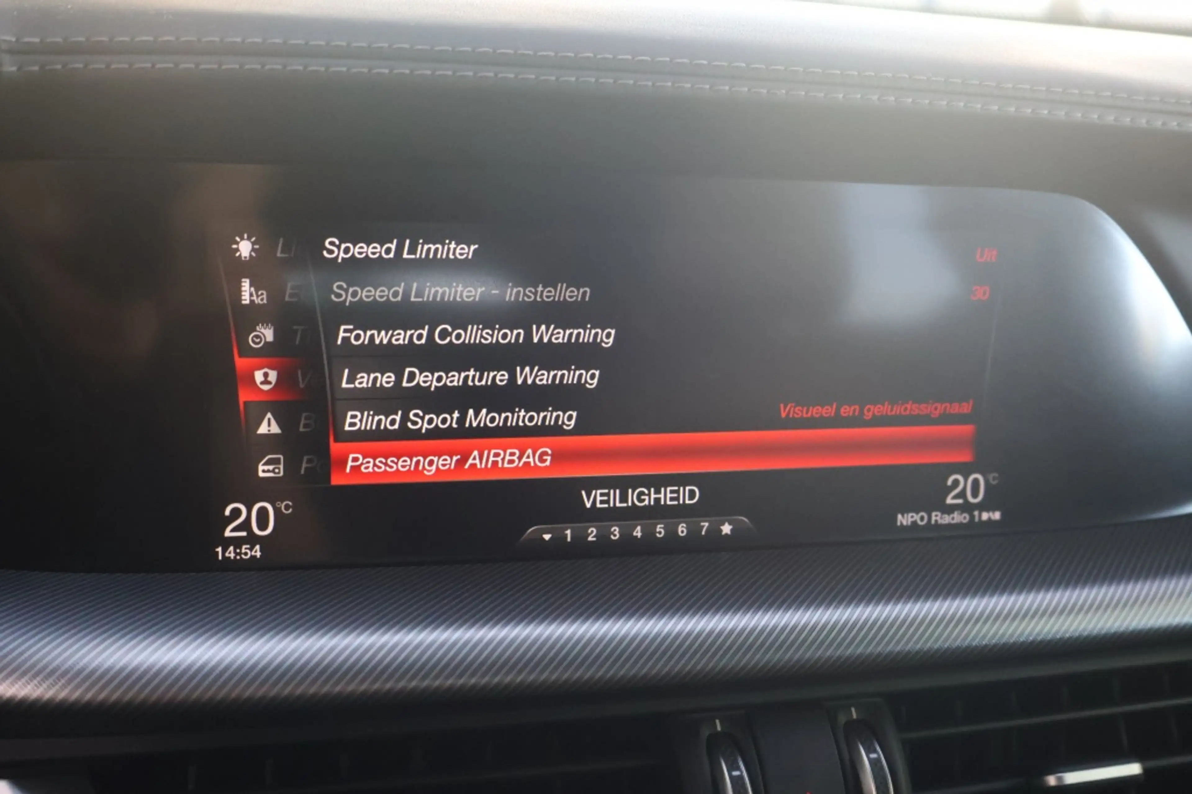 Alfa Romeo Stelvio 2.0 280pk AT AWD B-Tech — photo 28