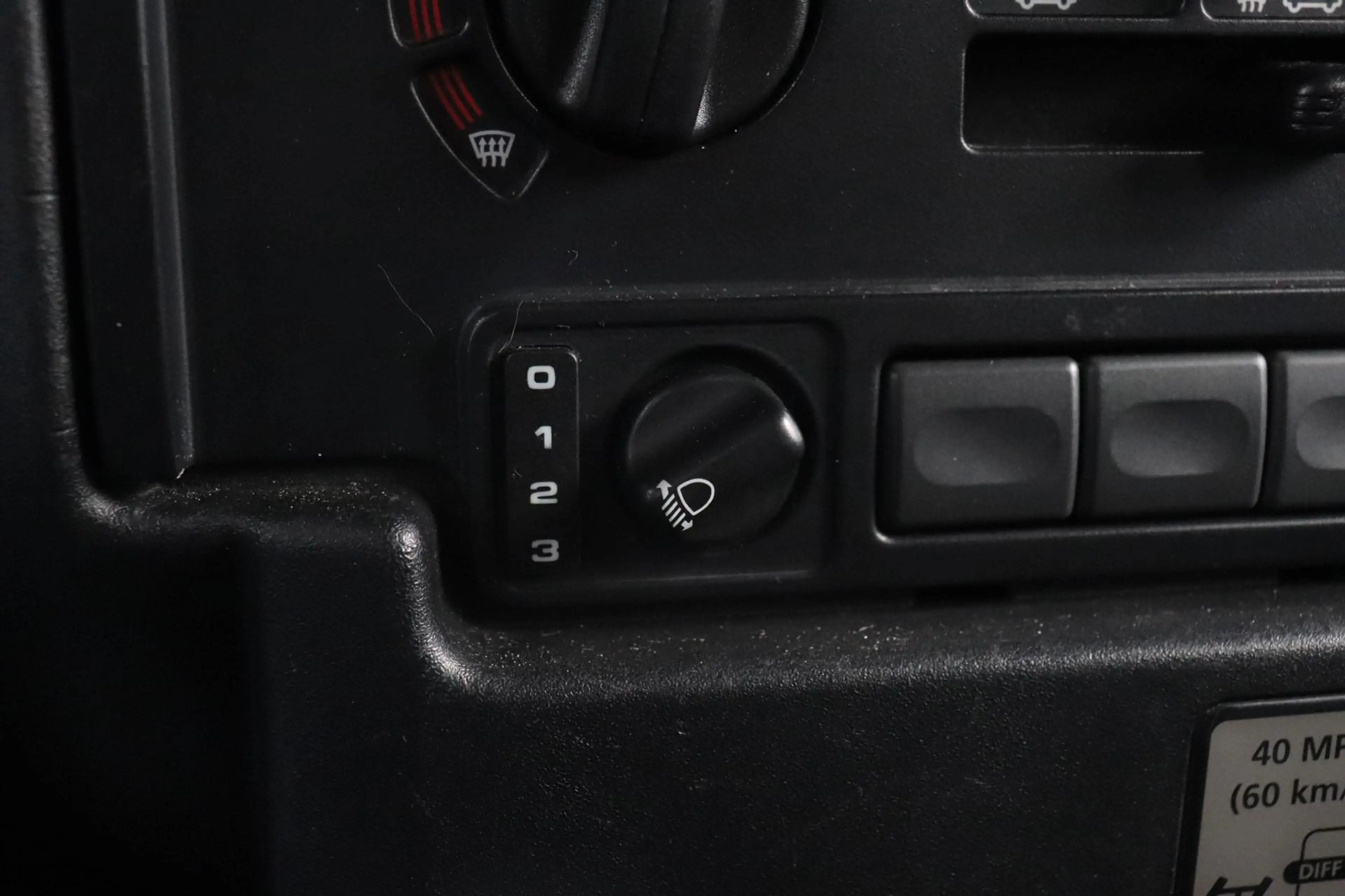 Land Rover Defender 2.2 D SW 90 | 4 PERSOONS |AIRCO | MARGE — photo 31
