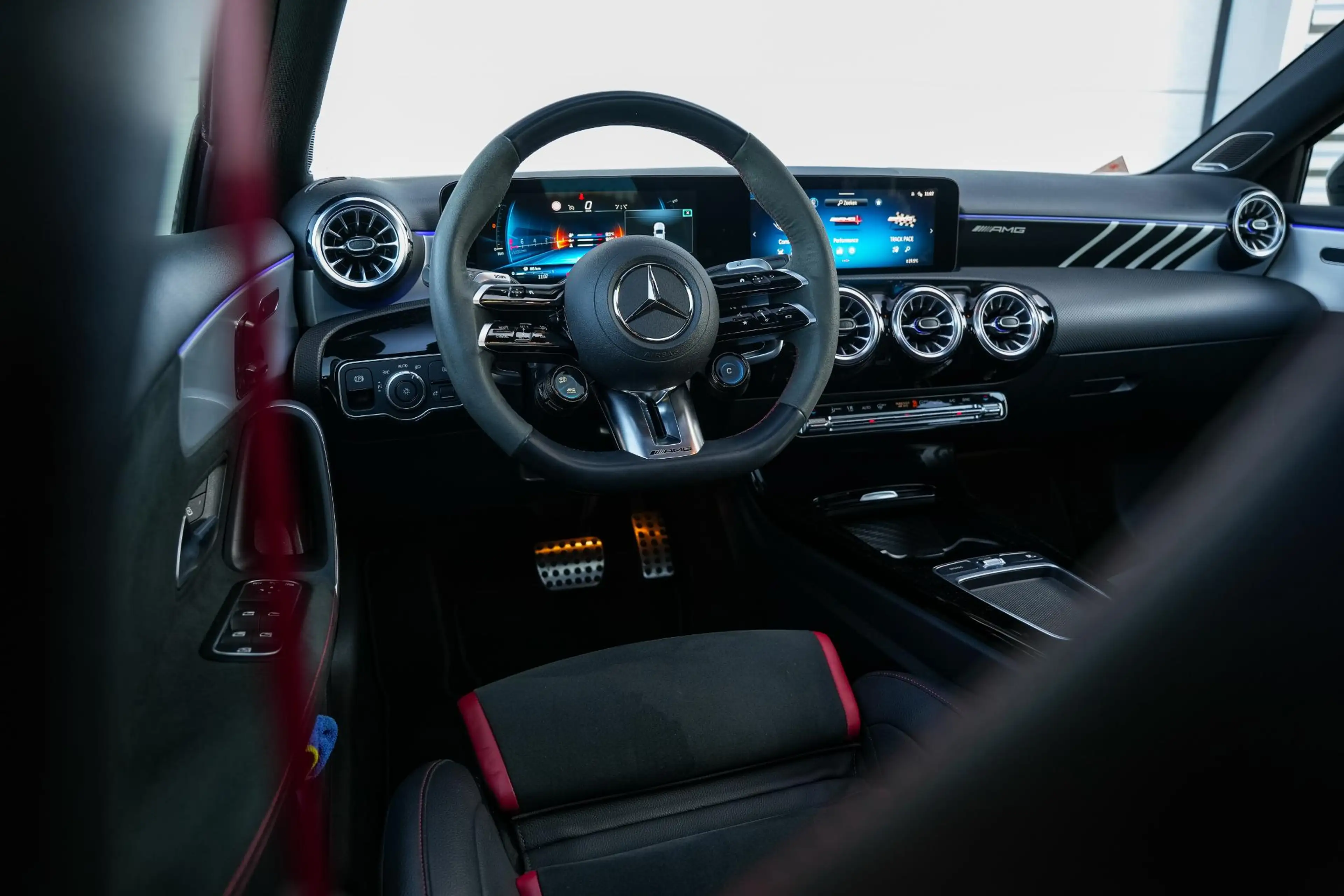 Mercedes-Benz A 45 AMG S 4MATIC+ Burmester Aero Schaalstoelen 360 Camera — photo 4