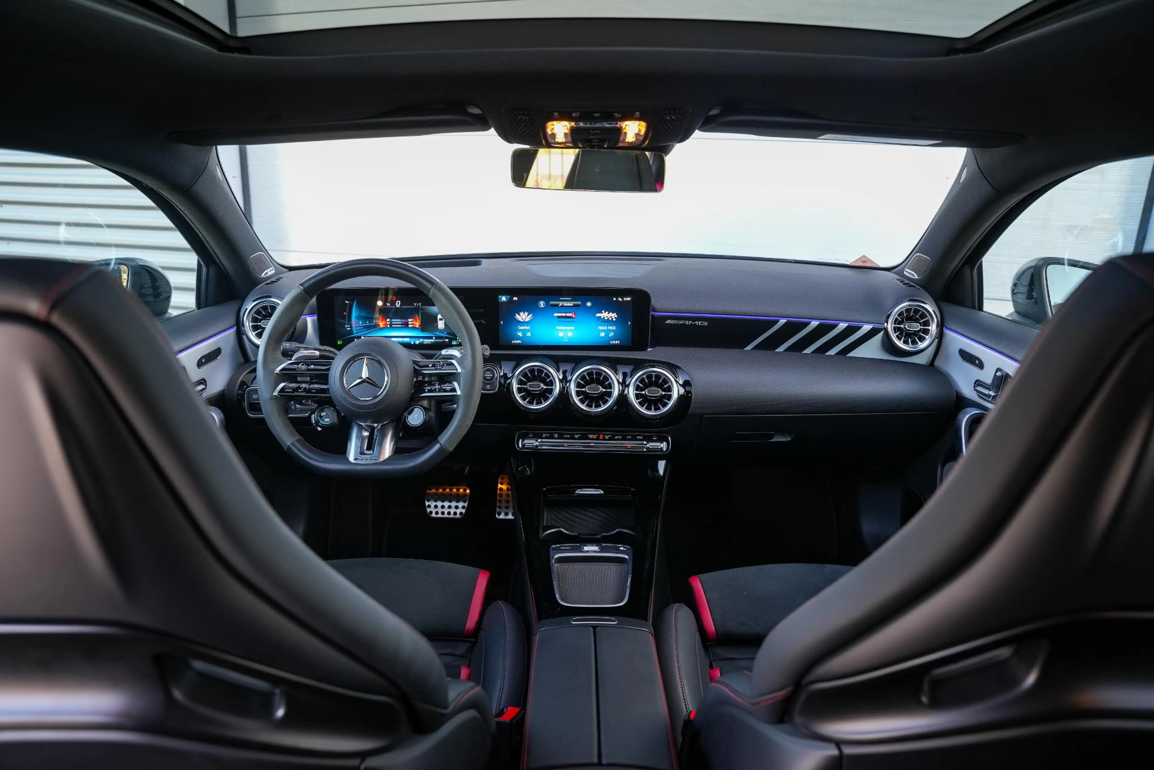 Mercedes-Benz A 45 AMG S 4MATIC+ Burmester Aero Schaalstoelen 360 Camera — photo 2