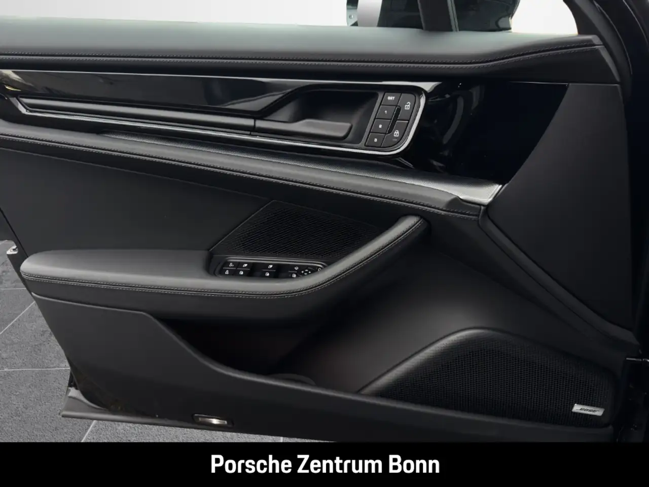Porsche Panamera 4 HA-Lenkung InnoDrive Head-Up BOSE 12